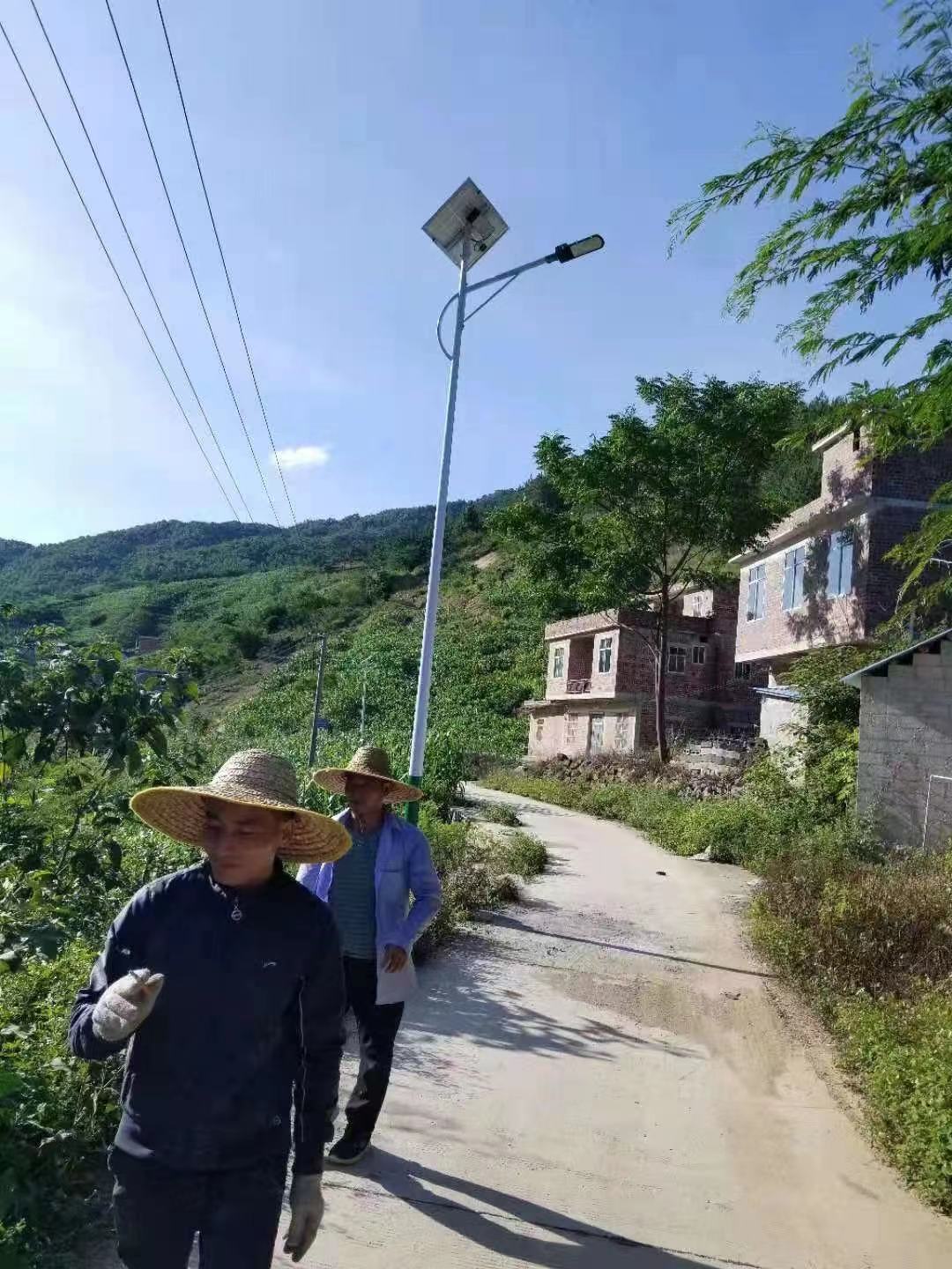 LED太阳能路灯6米